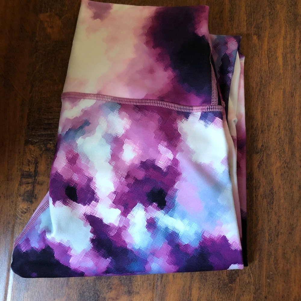 Lululemon wunder under size 6 blooming pixie